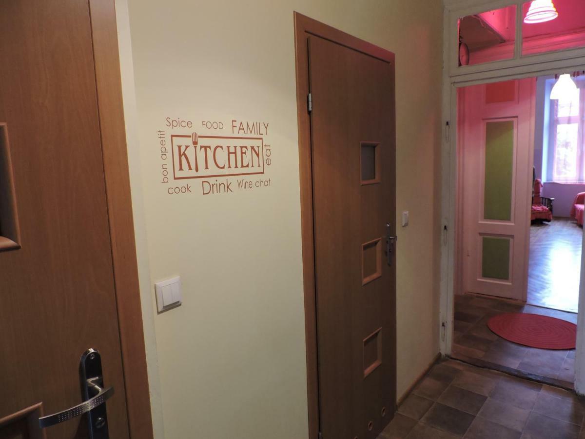 Hostel Centrum Sabot Krakau Buitenkant foto