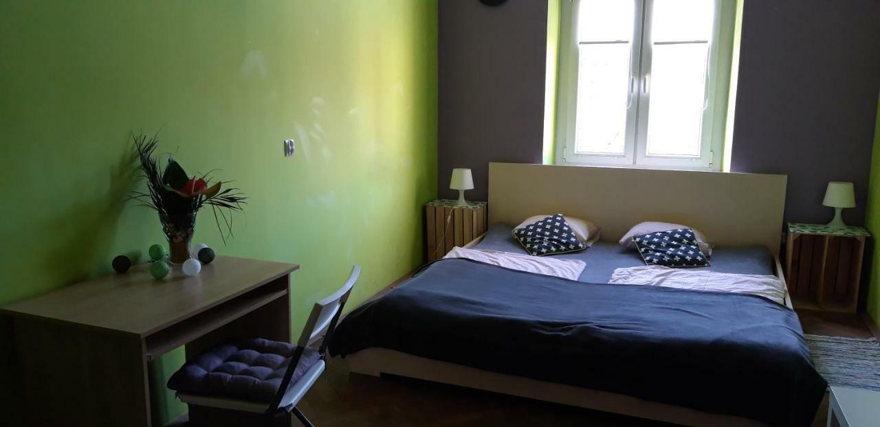 Hostel Centrum Sabot Krakau Buitenkant foto