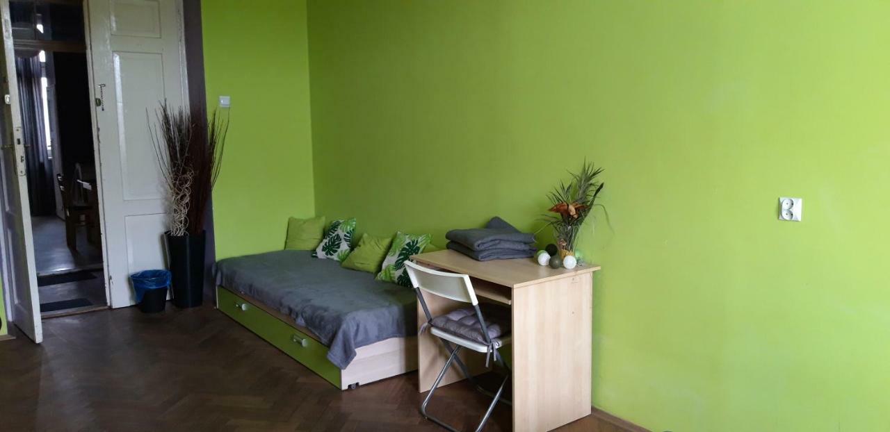 Hostel Centrum Sabot Krakau Buitenkant foto