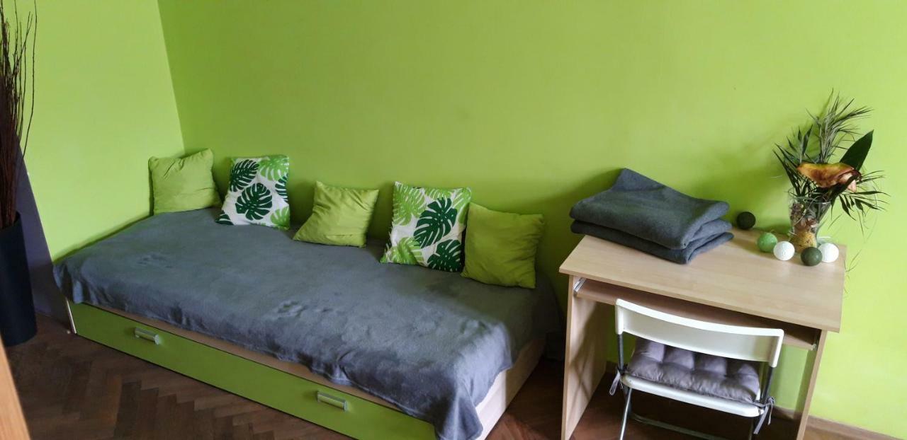 Hostel Centrum Sabot Krakau Buitenkant foto